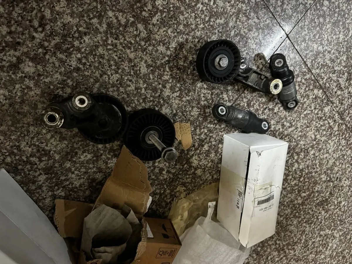 E92 M3 換下來的惰輪、張緊器與新零件