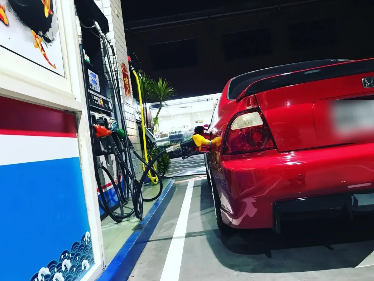Honda Accord K7 在加油站